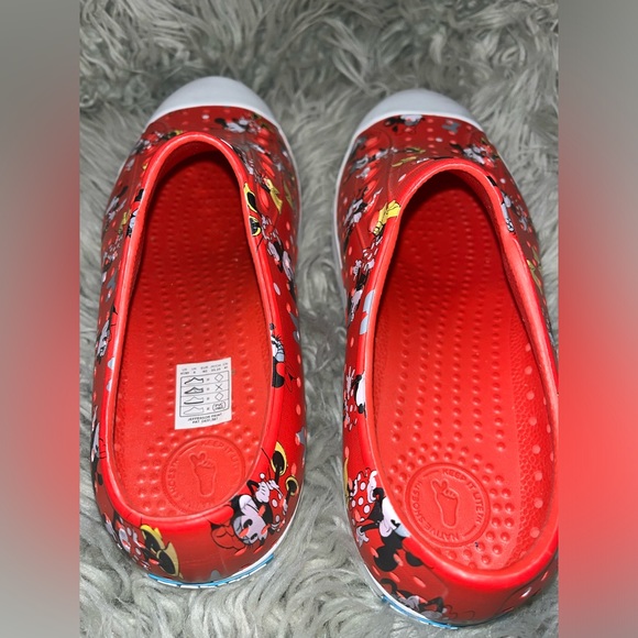 Disney Parks Native 2021 Red
Mickey Minnie Rubber Slip On Clogs
Shoes M 7 W 9 - Picture 5 of 8